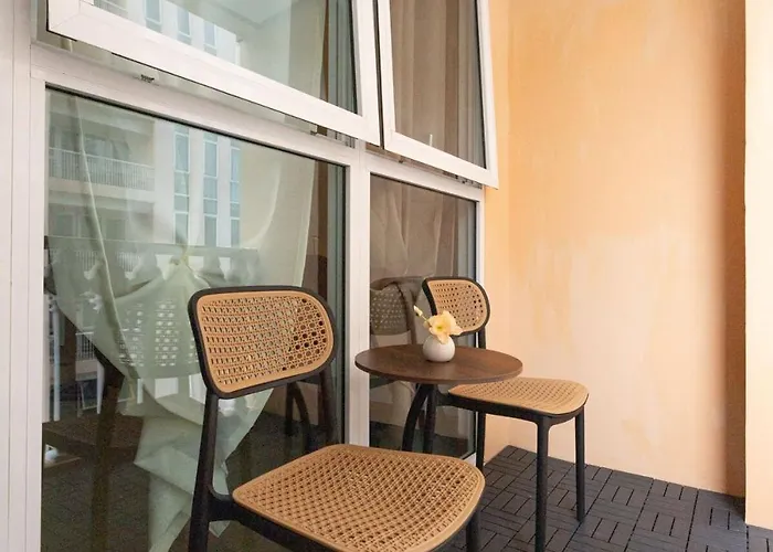 Apartment Cozy Venice Near At Bgc, Airport T123 Free Parking