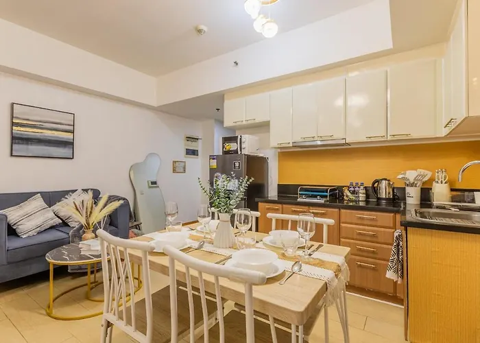 Apartment Cozy Venice Near At Bgc, Airport T123 Free Parking *