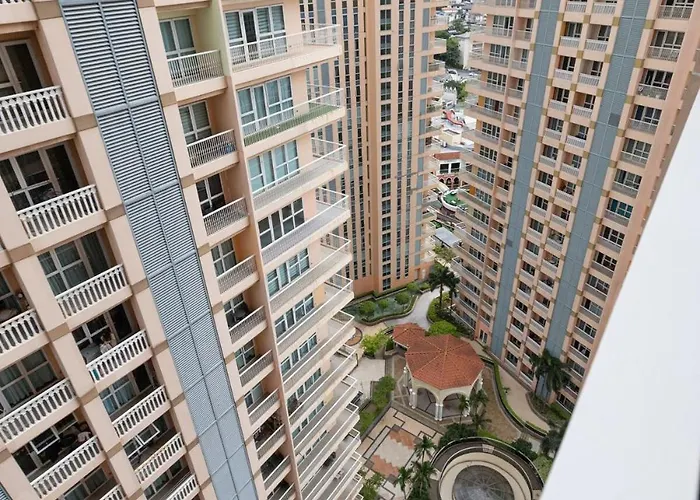 Cozy Venice Near At Bgc, Airport T123 Free Parking Apartment *